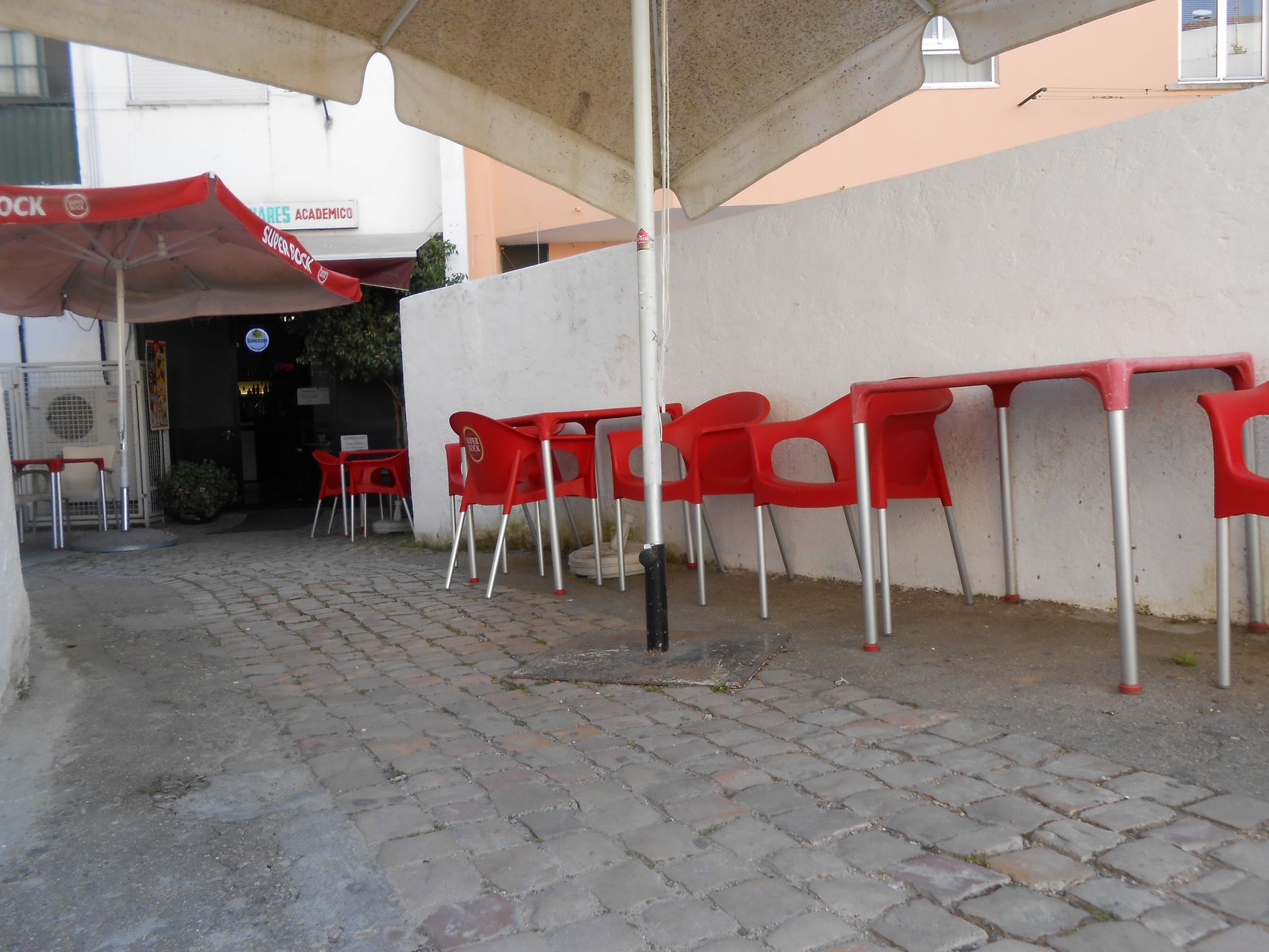 Espaço comercial no centro da cidade p/venda ou arrendamento 3 / 5
