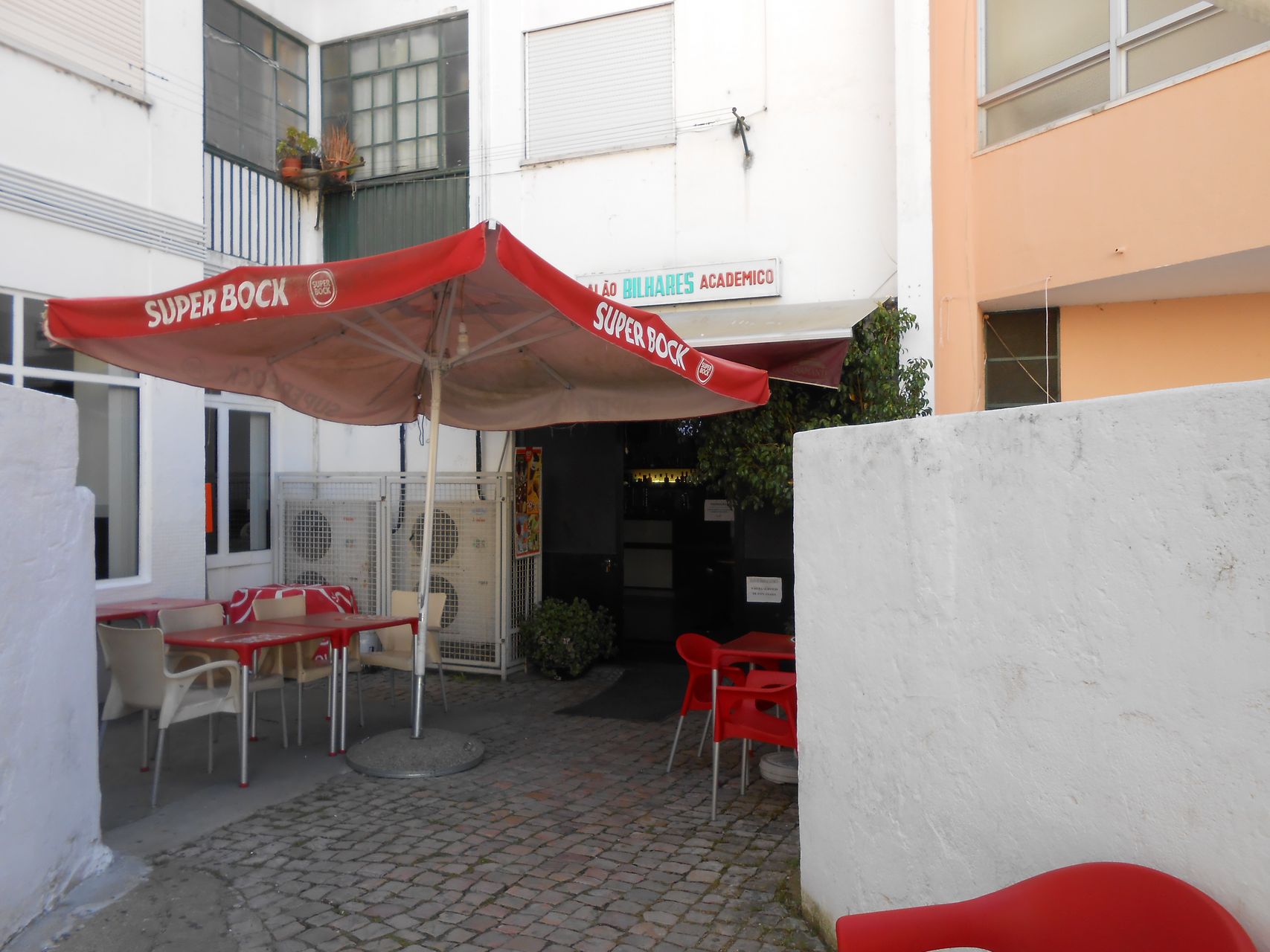 Espaço comercial no centro da cidade p/venda ou arrendamento 4 / 5