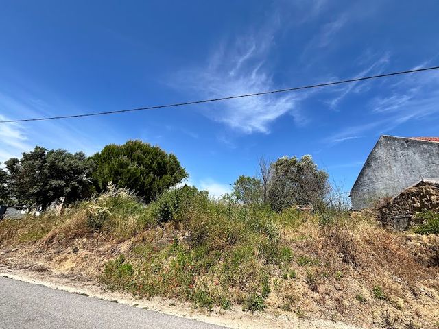 Terreno com possibilidade de construção, perto da cidade 2 / 5