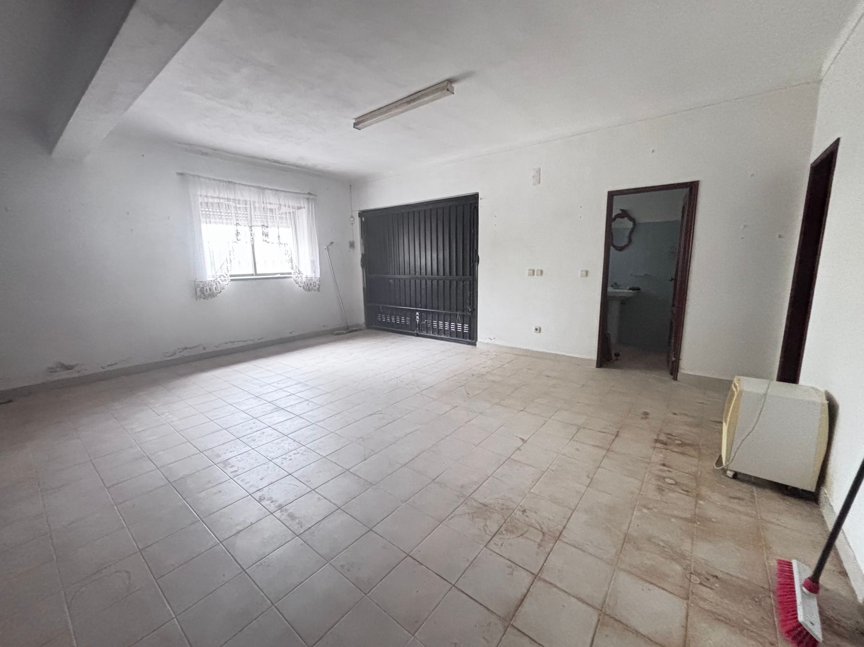 Moradia com piscina junto à cidade! 3 / 5